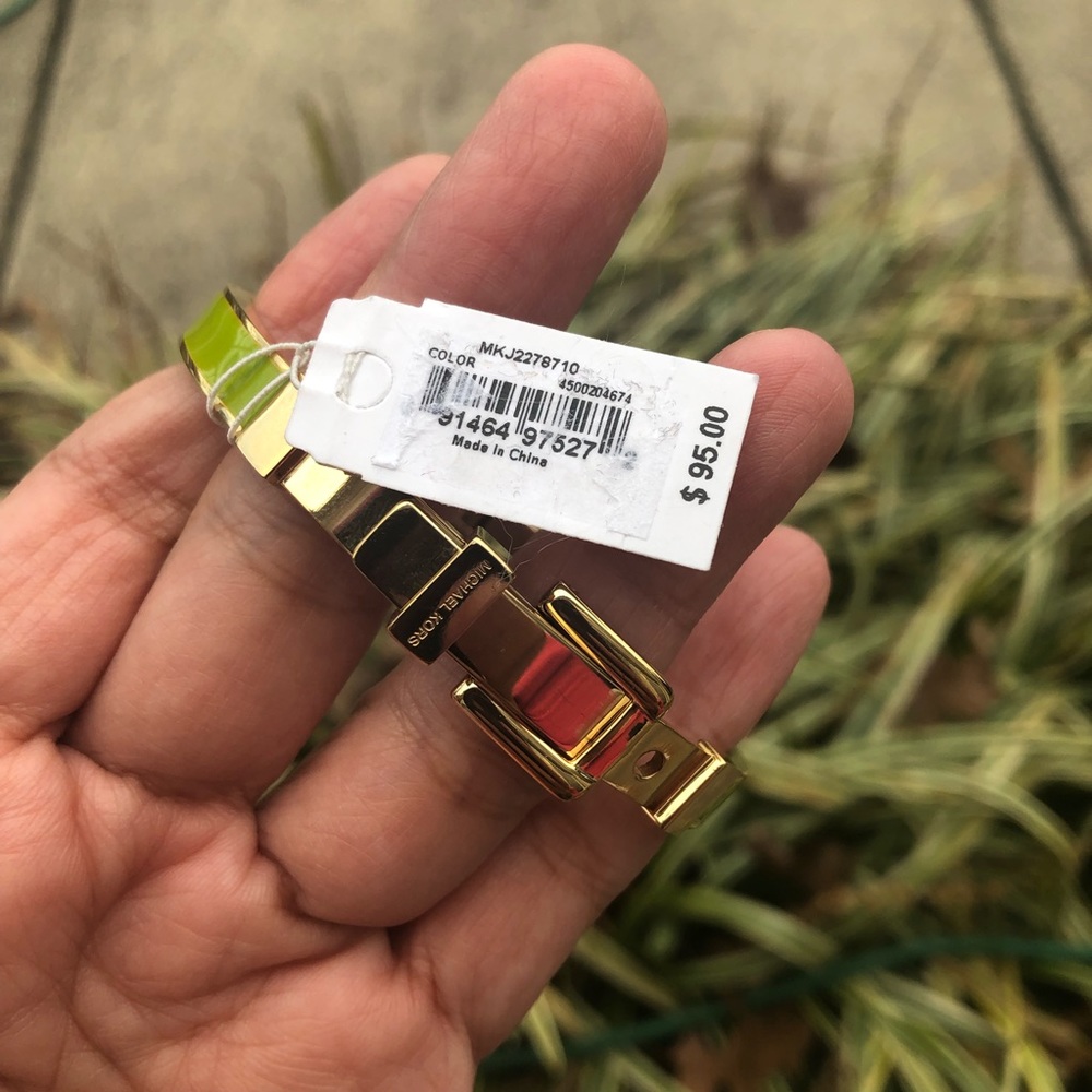 NWT MICHAEL KORS Bangle Buckle in Green
